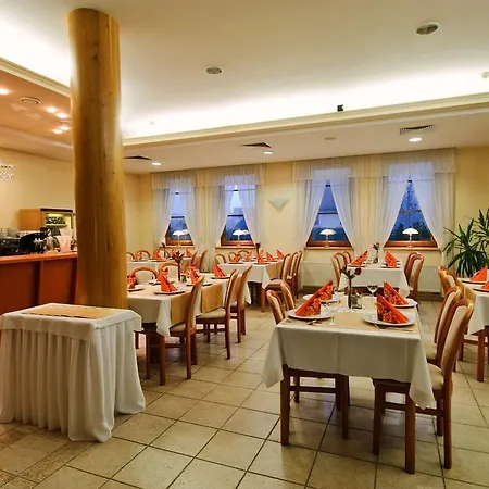 Summit Hotel 3*