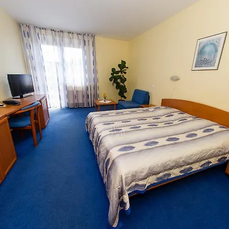 Summit Hotel