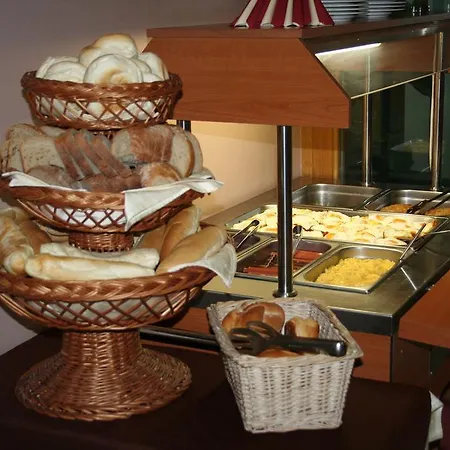 Summit Hotel 3*